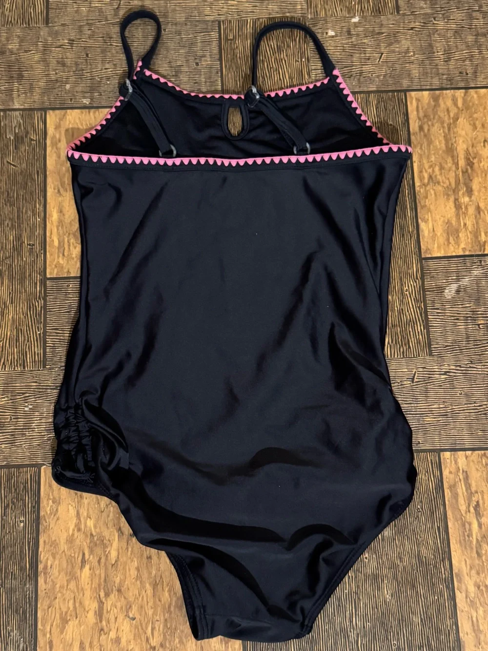 Old Navy Nautica Swimsuit Adidas Samba Nike Dunk Jordan 1 Retro New Balance 9060